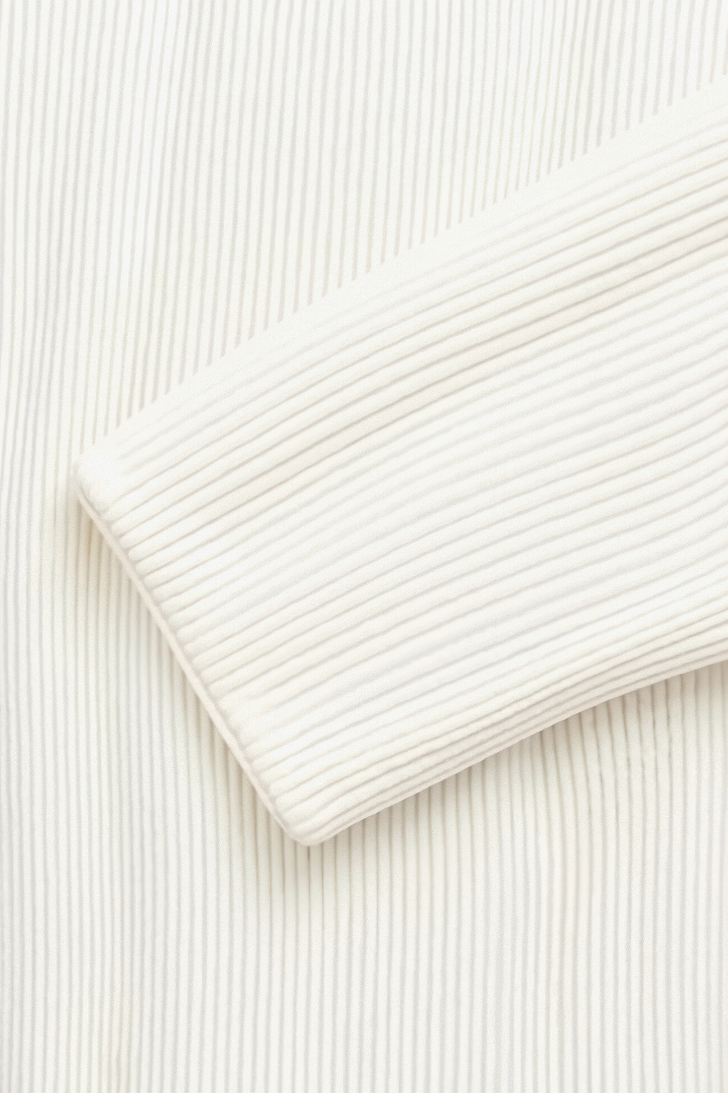 Luxuriöse Feinstrick-Cardigan mit Rundhalsausschnitt