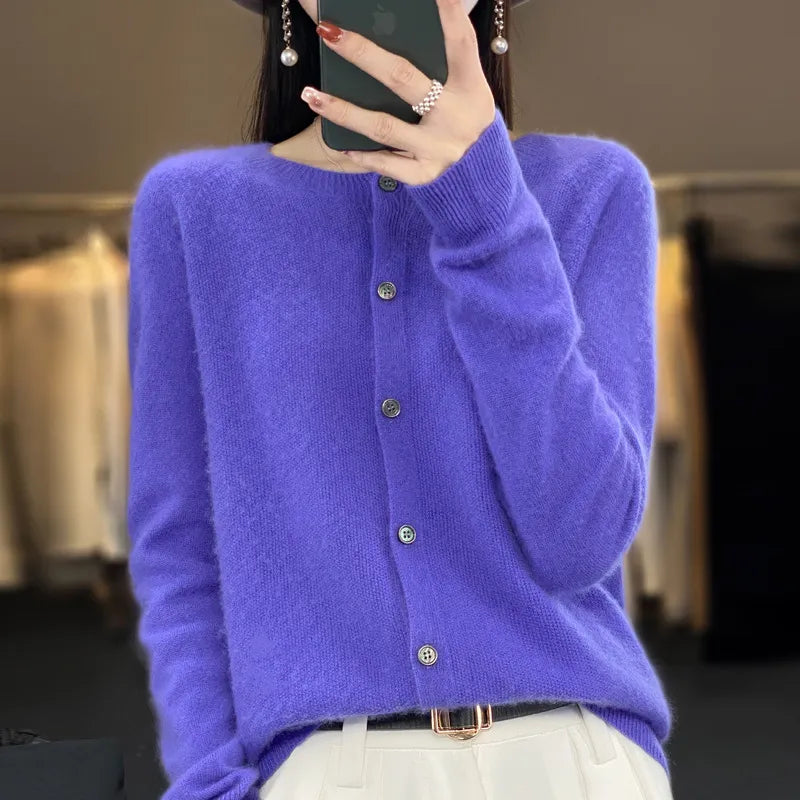 Sofia – Warmer, handgefertigter Wollcardigan