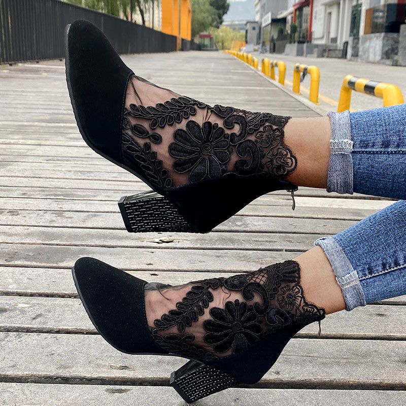 JOLIE™ - Schicke Spitzen-Stiefeletten mit Absatz