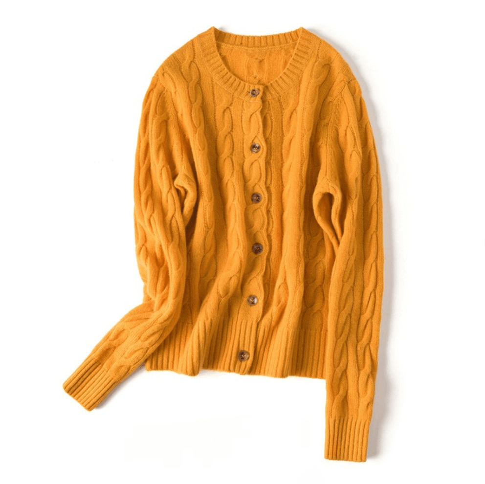 Margaux Bequeme-Strickjacke mit Zopfmuster und Knöpfen