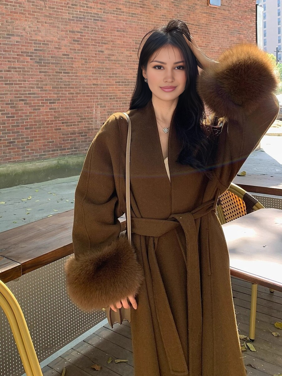 Mystique & Co™ Eleganzmantel Esmée