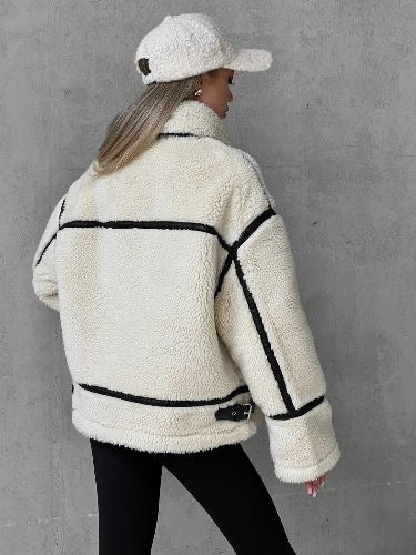 Mystique & Co™ Teddy Mantel