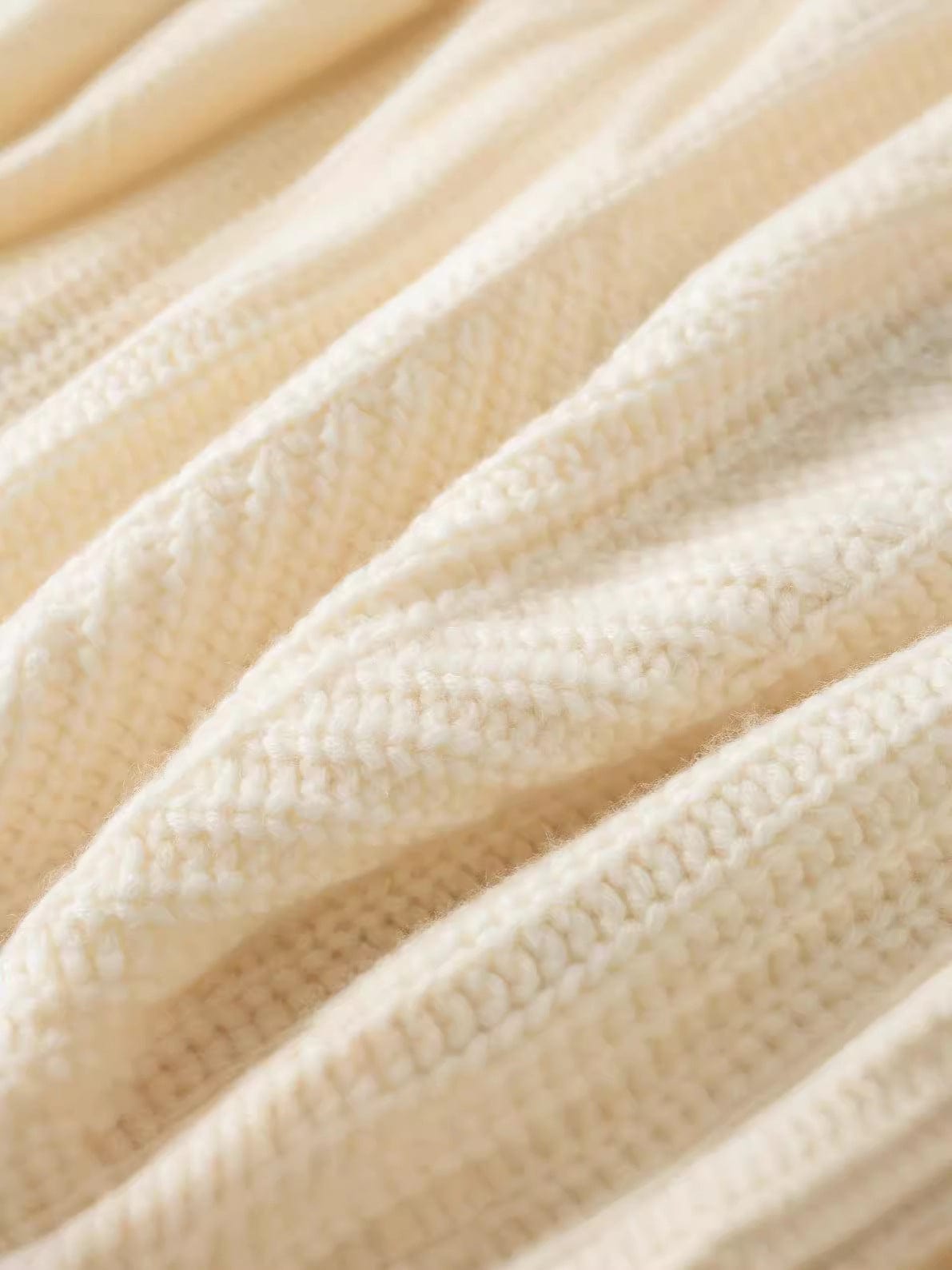 Vivienne Bequeme-Strickjacke mit Knöpfen