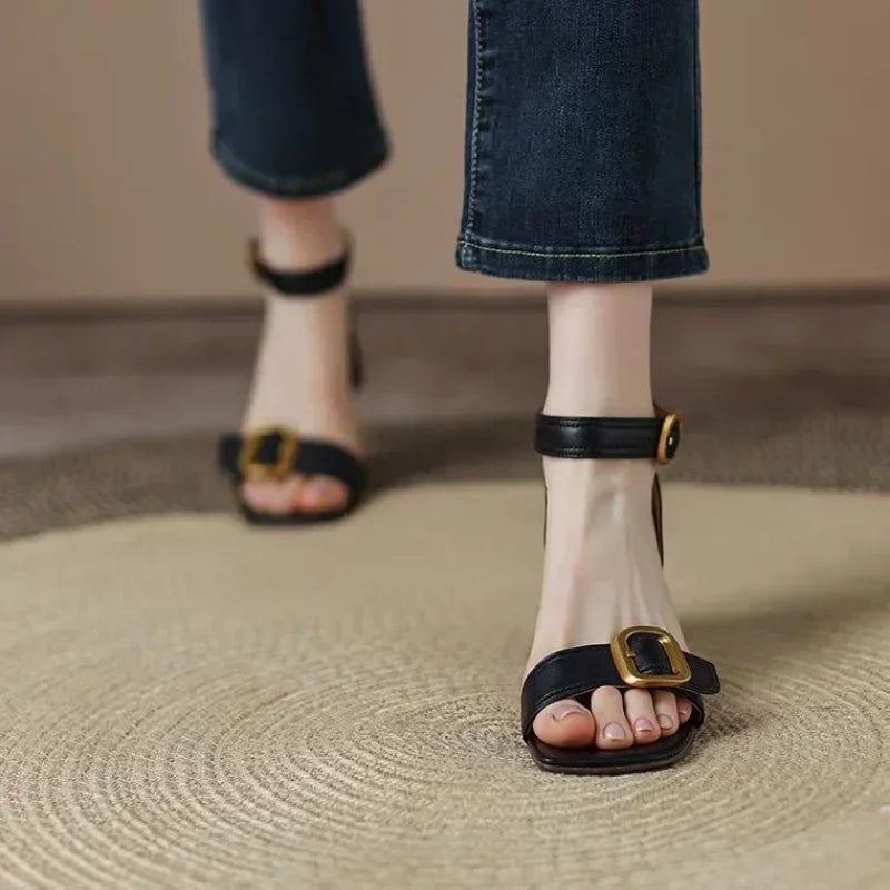 Naomi Stilvolle Sandalen