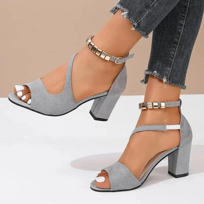 BARBARA - Elegante Blockabsatz-Sandalen mit goldenen Akzenten