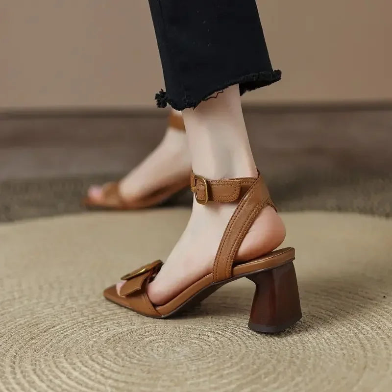 Naomi Stilvolle Sandalen