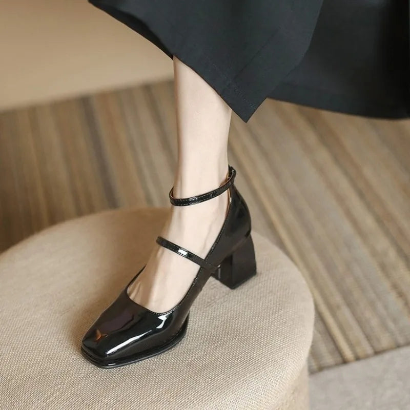 Elegante Knöchelriemen-Pumps