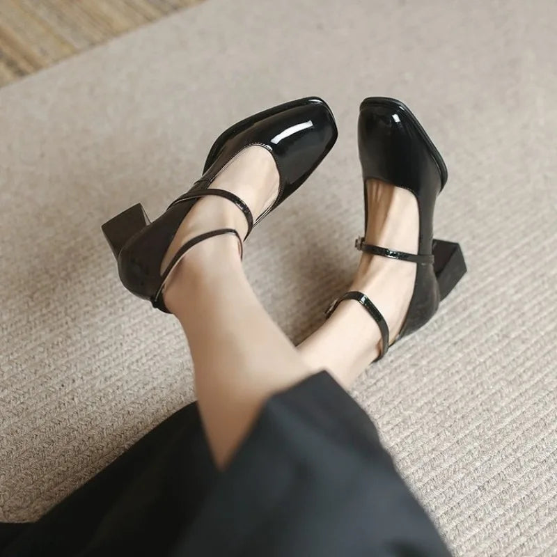 Elegante Knöchelriemen-Pumps