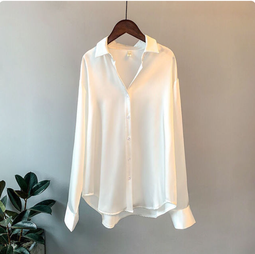 Lily™ | Luxe Satin Knopfleistenbluse