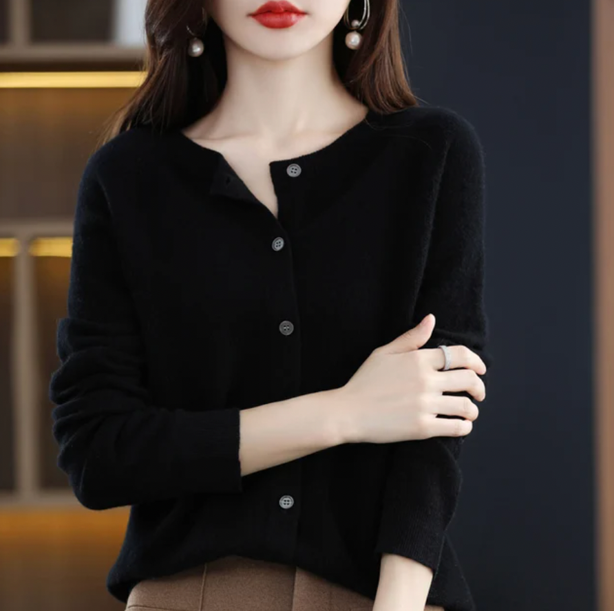 Sofia – Warmer, handgefertigter Wollcardigan