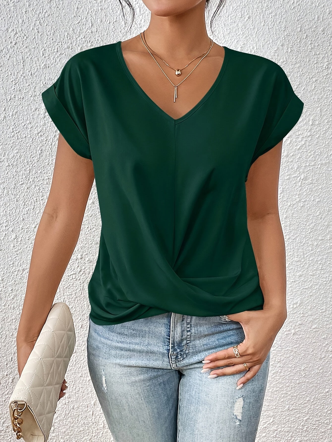 MELIA | CASUAL T-SHIRT MIT HERZAUSSCHNITT