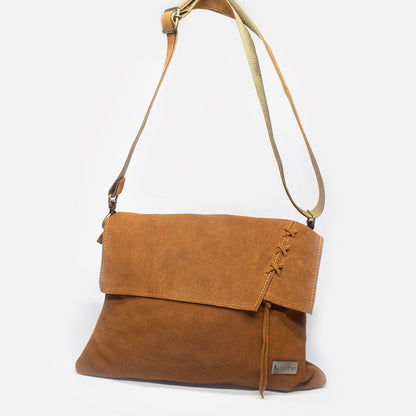 Karamellbraune geflochtene Geldbörse