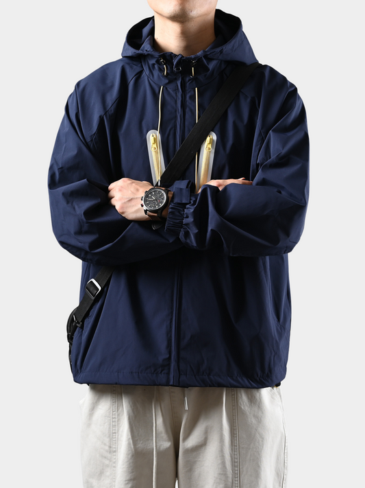 EchoCore – Locker geschnittene Technische Shelljacke mit Kapuze