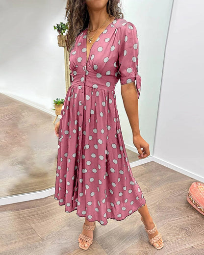 GISELLE I GEPUNKTETEM MIDIKLEID