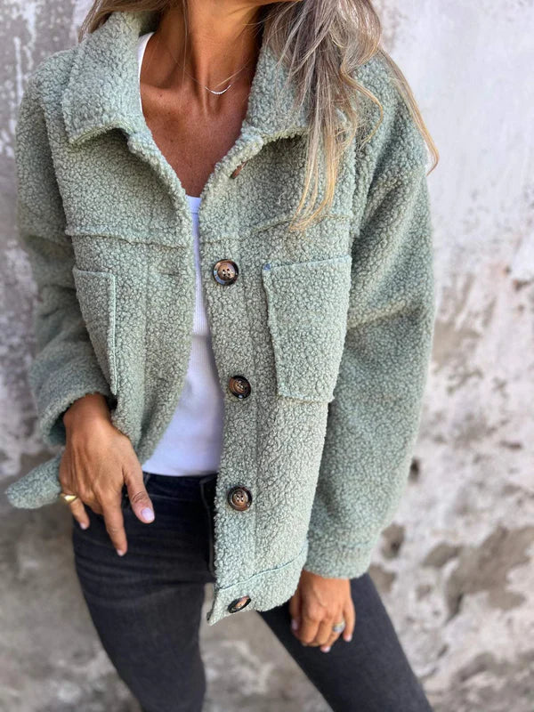 Claudia - Kurze Jacke mit Revers