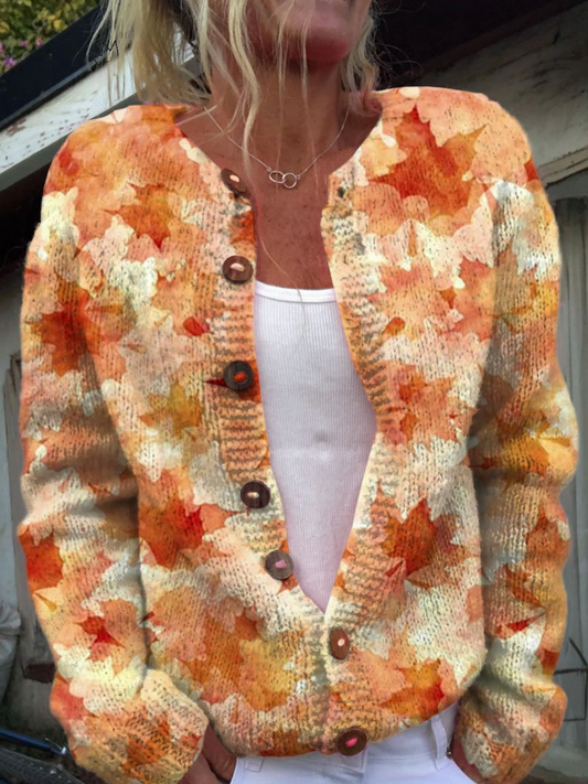 Strickjacke mit Ahornblatt-Herbstmuster und Knopfleiste