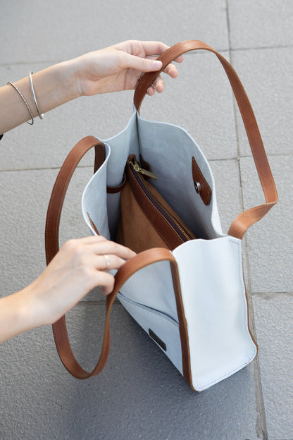 Dominga Blanca Geldbörse mit Kaffee