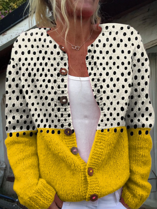 Strickjacke mit gelbem geometrischem Punktmuster und Knopfleiste