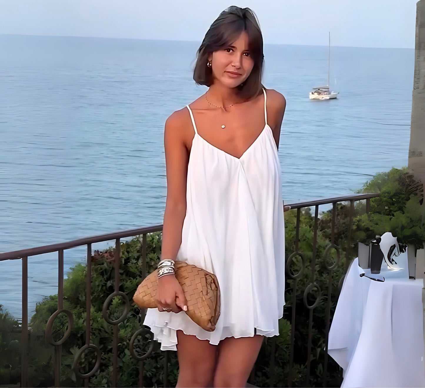 Mio™ | Elegantes Minikleid mit offenem Rücken