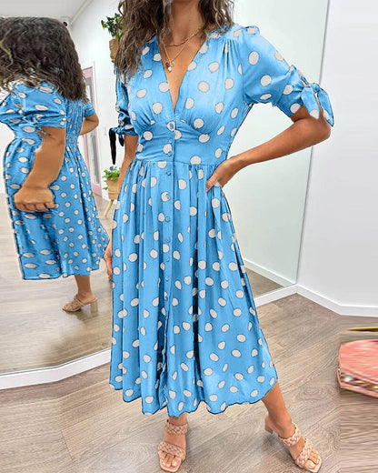 GISELLE I GEPUNKTETEM MIDIKLEID