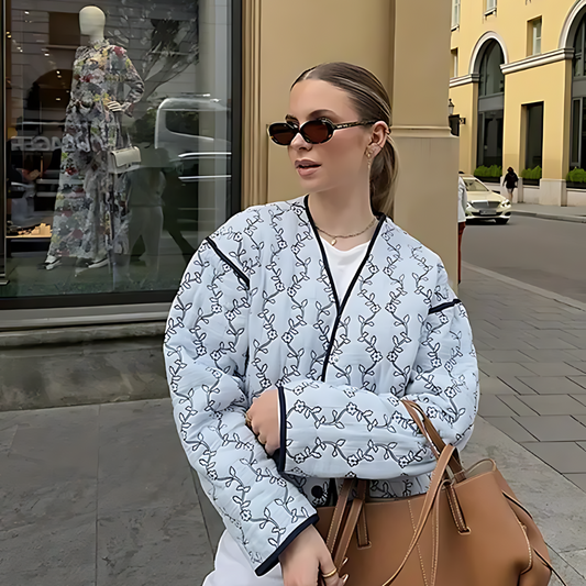 Emma's | Blaue Floral Steppjacke mit V-Ausschnitt