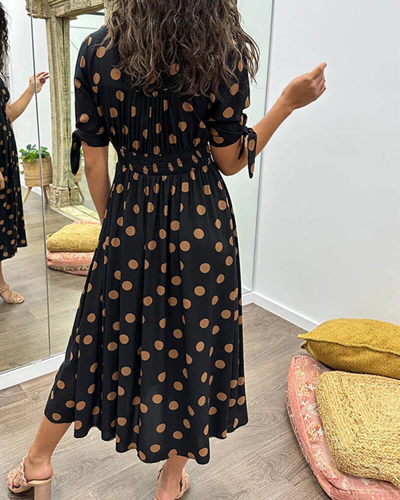 GISELLE I GEPUNKTETEM MIDIKLEID