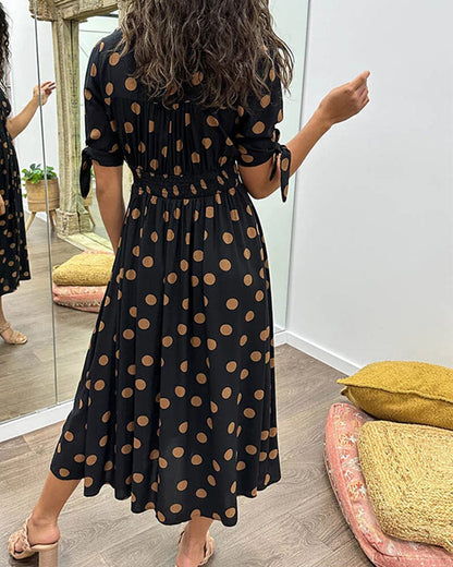GISELLE I GEPUNKTETEM MIDIKLEID