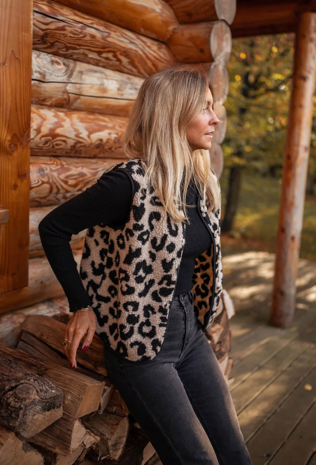 THARAH | Die Leoparden-Strickweste