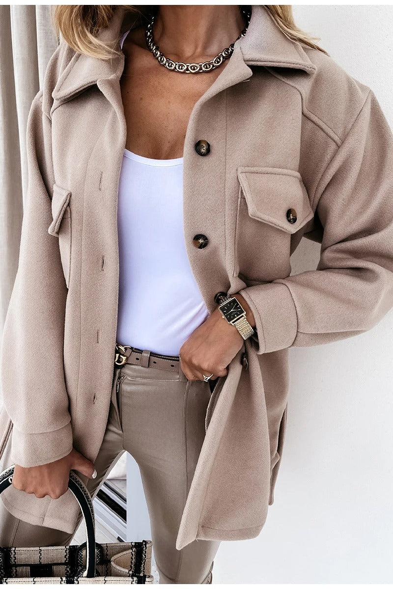 Mia's Moment - Zeitgenössische Kürzere Jacke