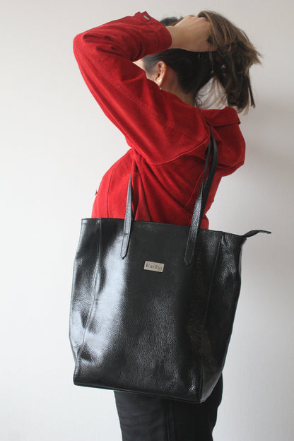 Jacinta Schwarze Glänzende Geldbörse