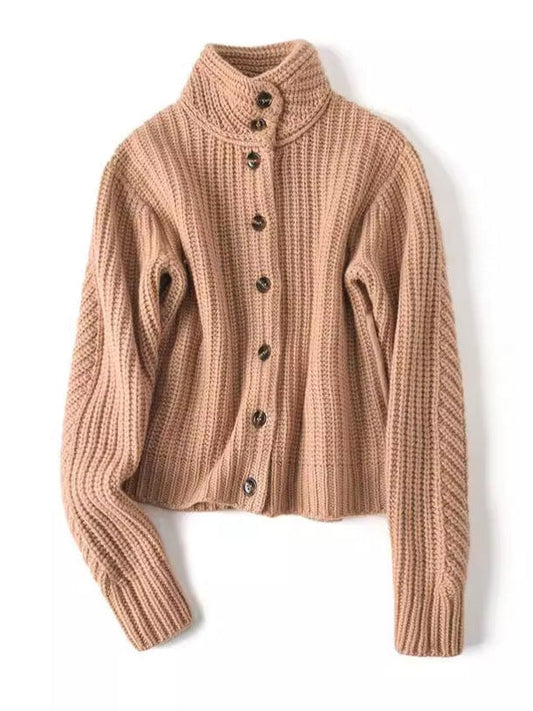 Vivienne Bequeme-Strickjacke mit Knöpfen