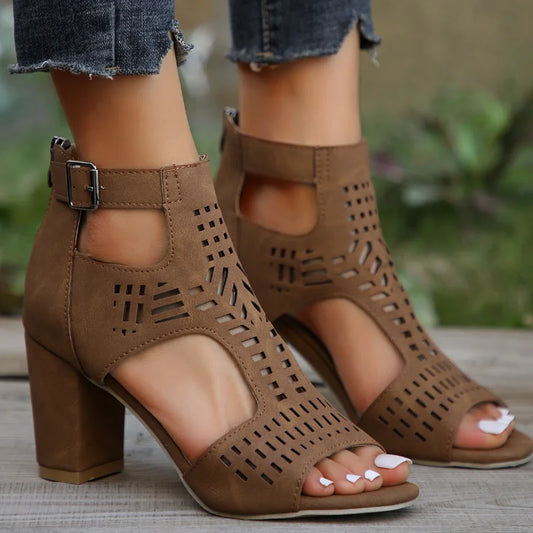 DORIS - Sandalen mit Blockabsatz & Ausstanzungen