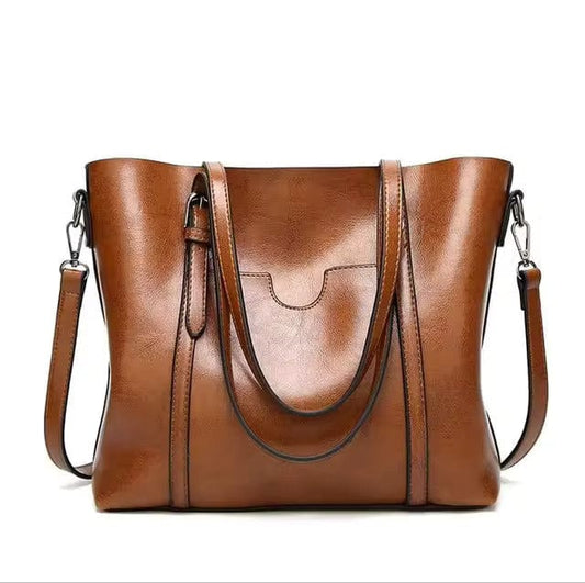 Clara – Elegante Leder-Schultertasche