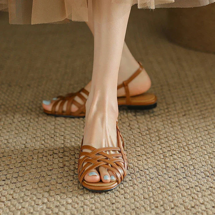 Solenza™| Klaire Flache Sandalen