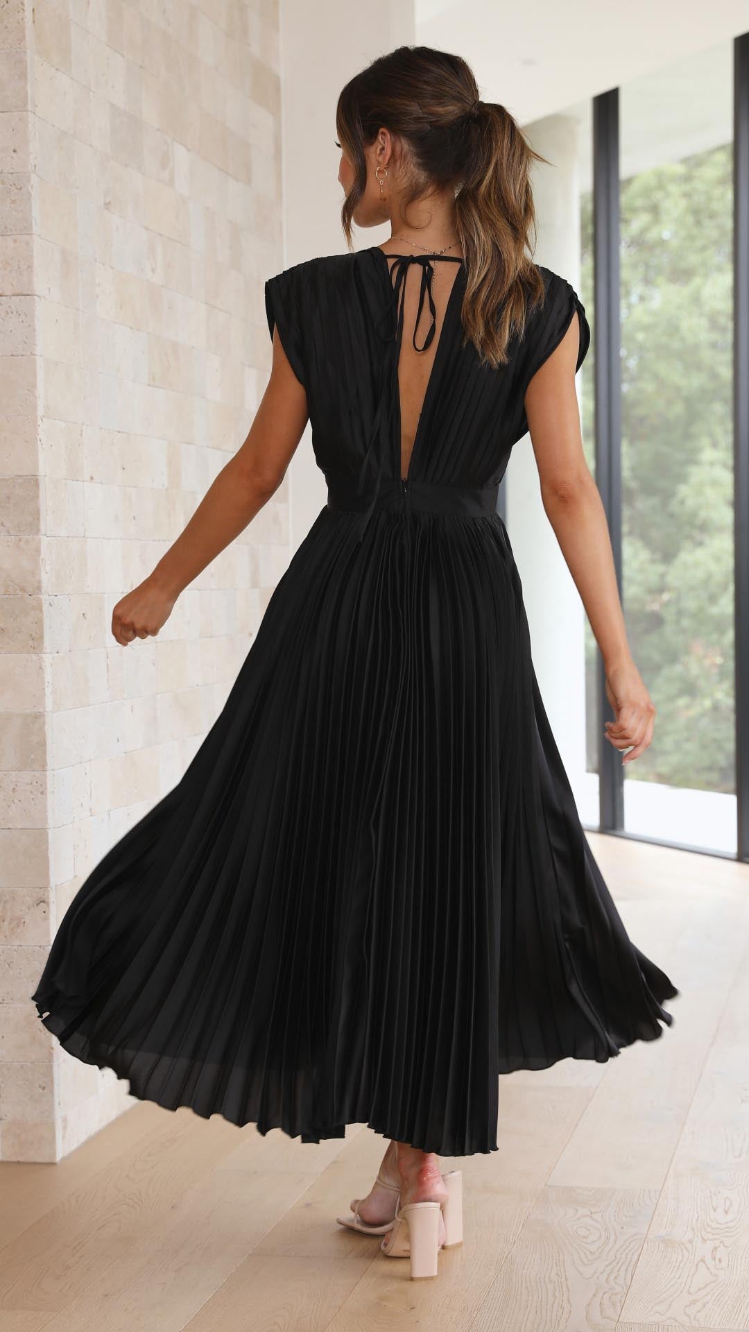THARAH | Elegantes Faltenkleid