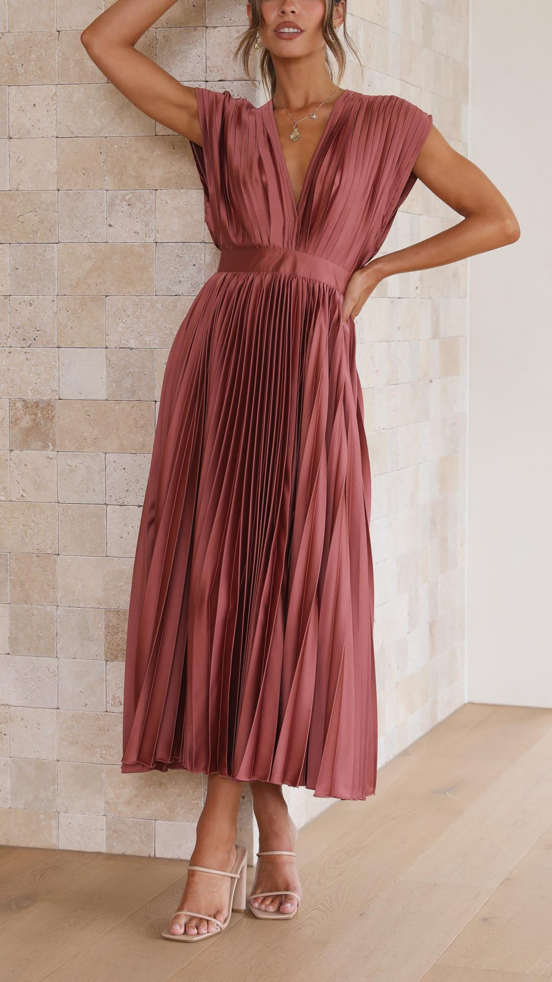 THARAH | Elegantes Faltenkleid