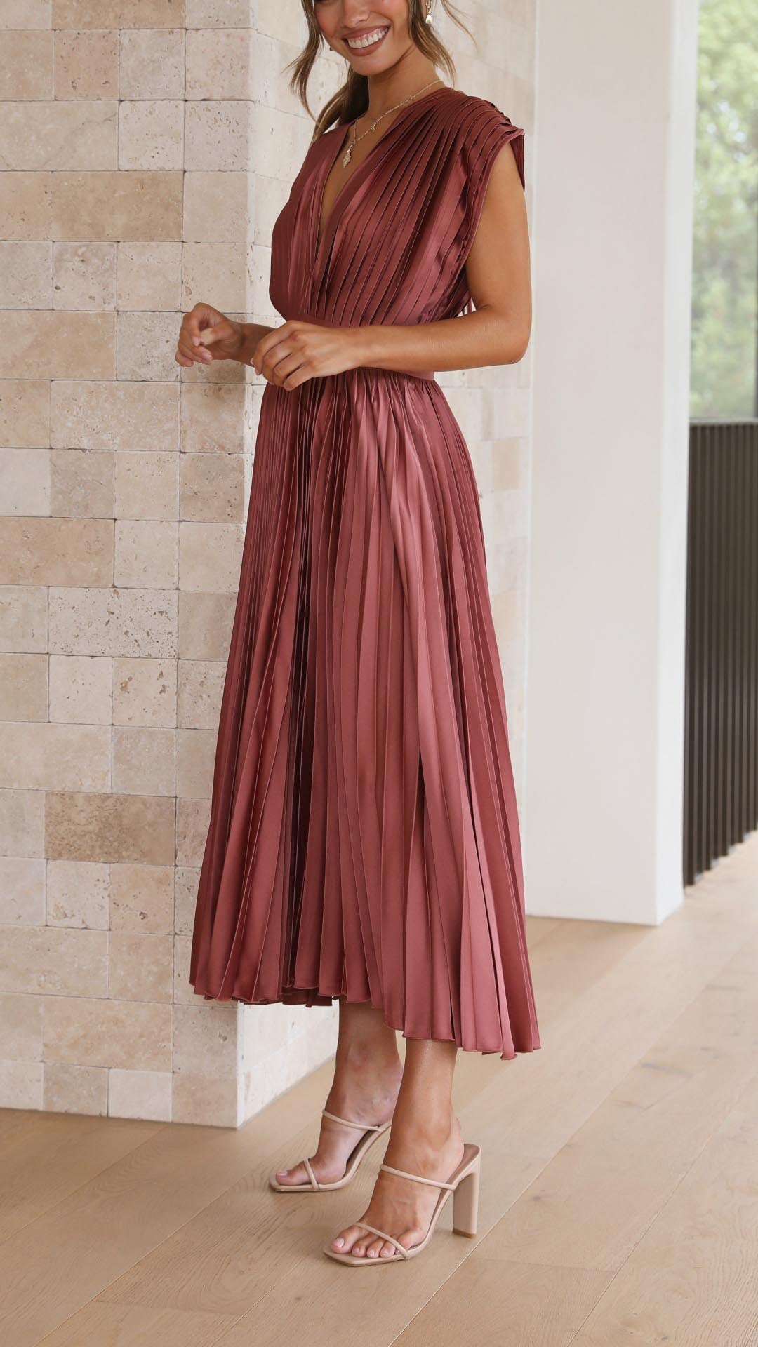 THARAH | Elegantes Faltenkleid