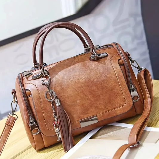 Stella – Leder-Schultertasche