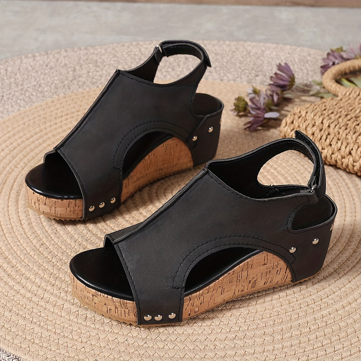 Orthopädische Sandalen mit Keilabsatz
