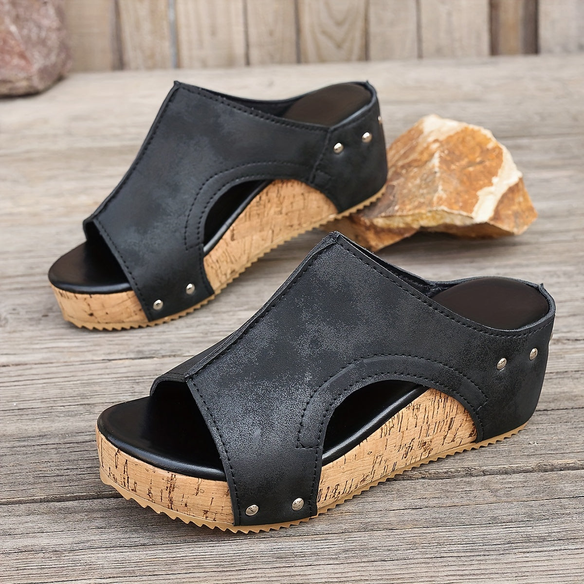 Orthopädische Sandalen mit Keilabsatz